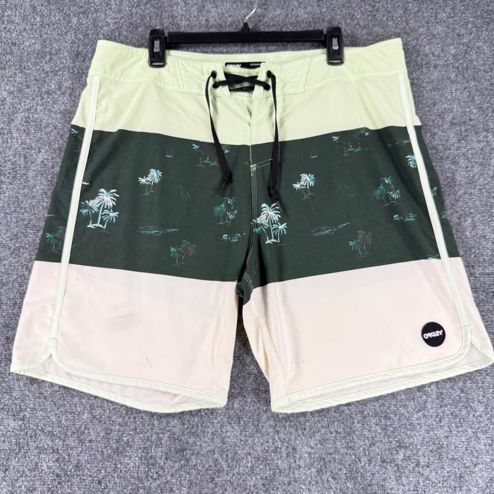 Oakley Performance Fit Palm Tree Board Shorts Men's 36 Green Colorblock Stretch